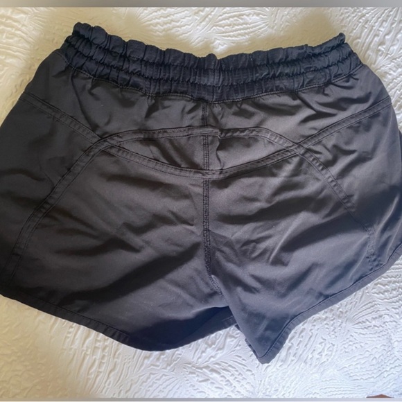 Lululemon Shorts - black size 4 - Picture 2 of 3